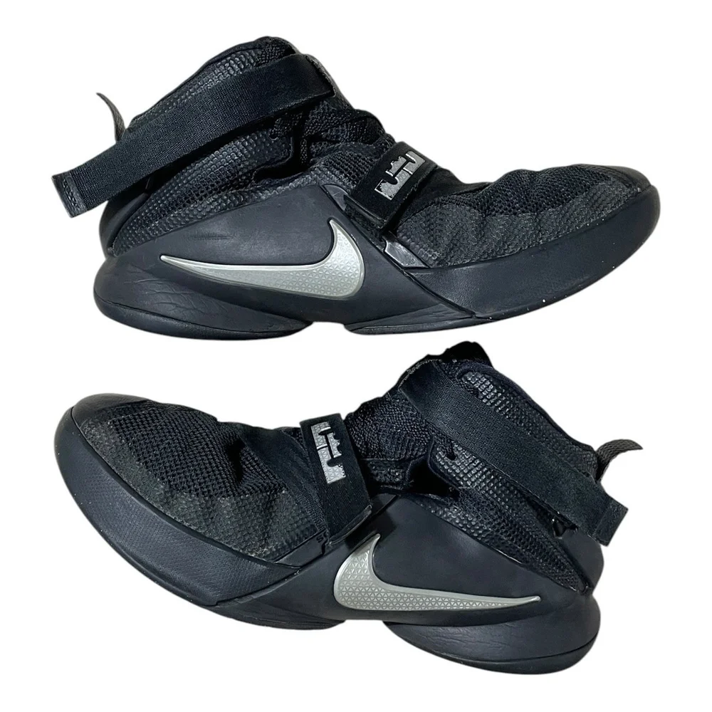 Nike LeBron Soldier Kids 7Y Basketball Shoe Black Adjustable High Top 776471-001